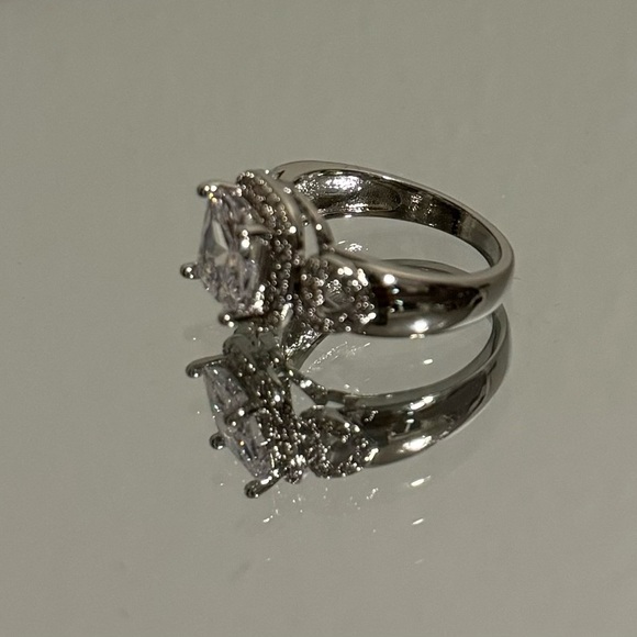 FREE 🆕 Piatella ring, 2 carat cushion cut, accents, 14k white gold plated - Picture 8 of 16